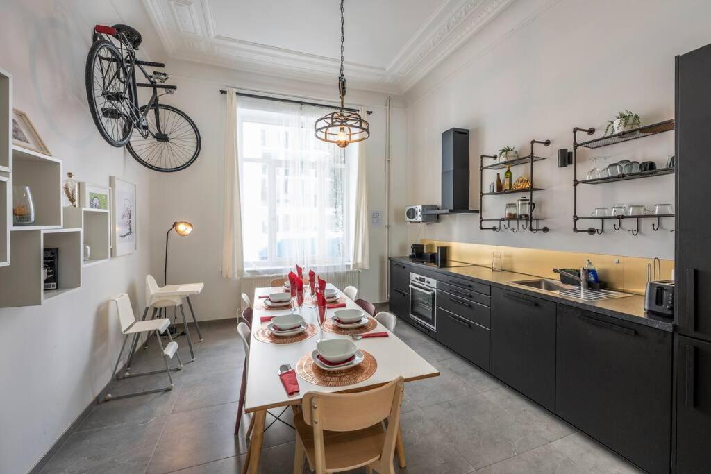 Superb 3 Bedroom & 3 Bathroom Duplex In Brussels City Centre Exterior photo